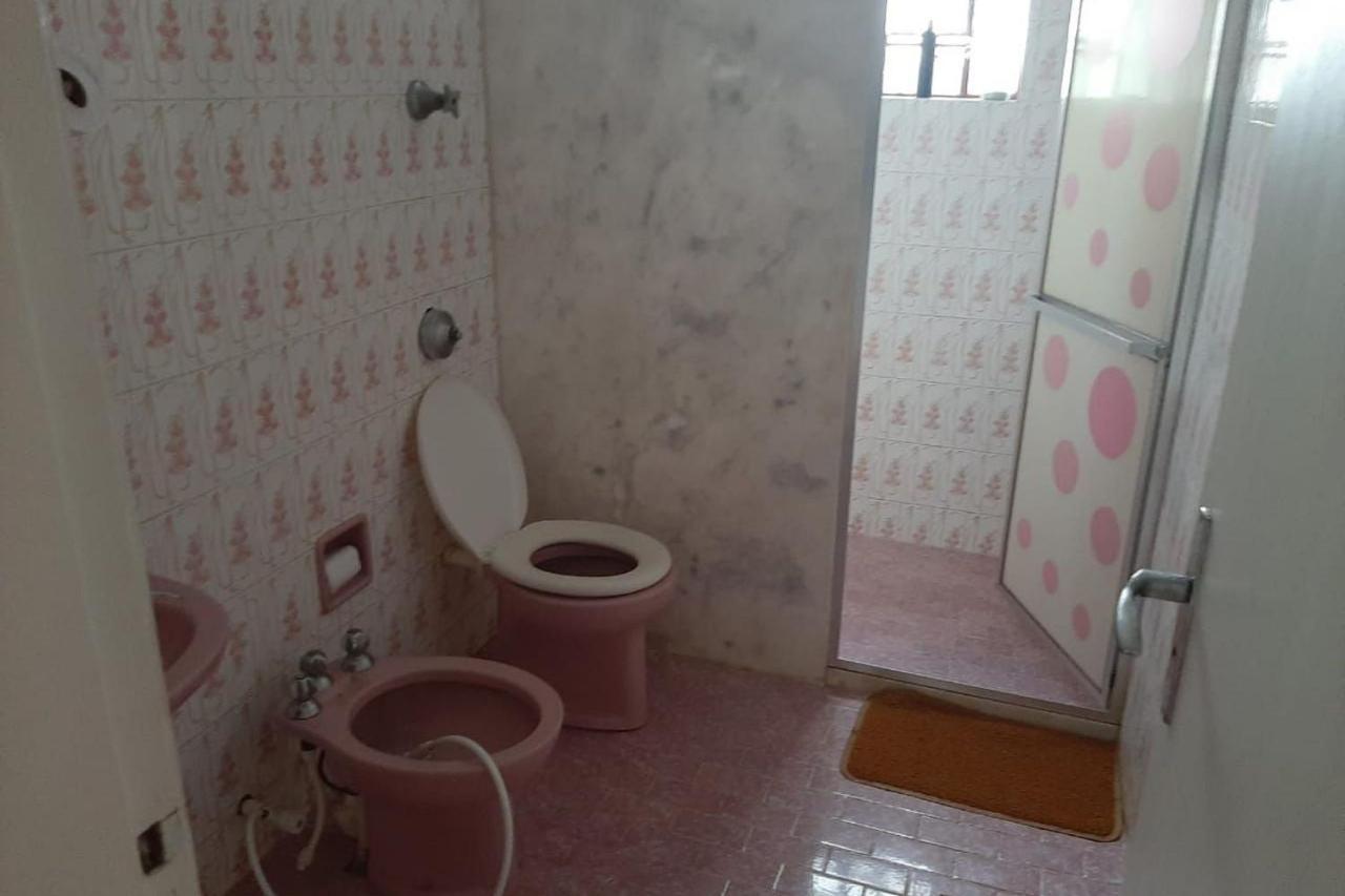 Casa 5 Quartos, Ampla, A 100 Metros Da Praia. Amigos E Familia Sao Bem Vindos A Essa Casa. Venha Viver Momentos Inesqueciveis Aqui. Guarapari Luaran gambar